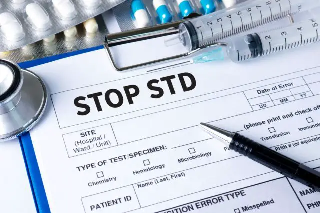 Chlamydia in men - Both new partners are advised to undergo STI tests